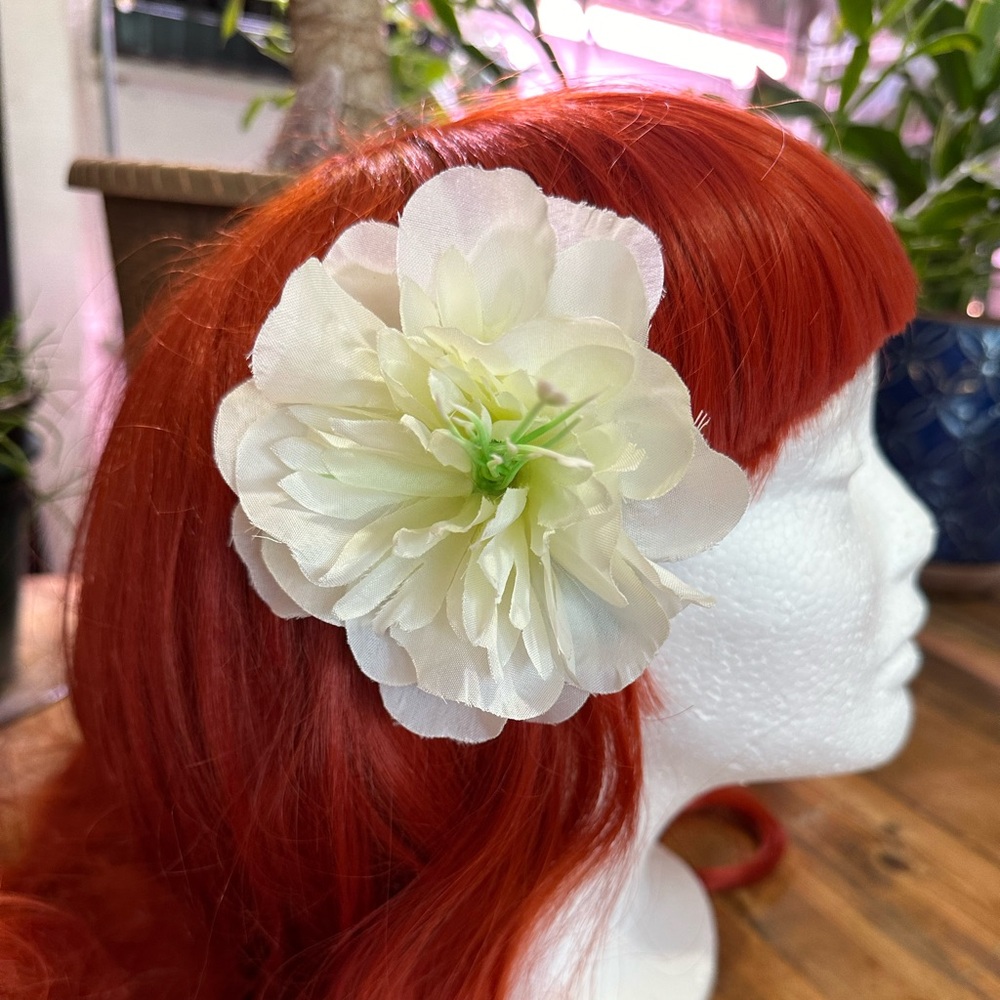 Flower hair clip